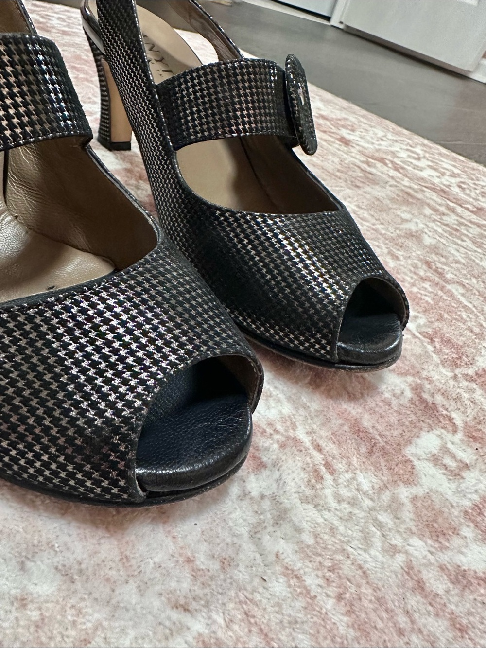 Anyi Lu ✨ Genuine Leather Metallic Sandal Heels - Picture 4 of 11